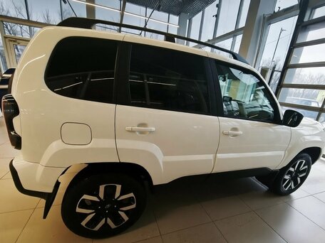 2026 Lada (ВАЗ) Niva Travel I Рестайлинг, белый, 1909000 рублей, вид 4