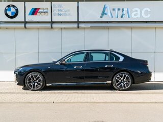2024 BMW 7 серии 735i VII (G70), чёрный, 13499000 рублей, вид 5