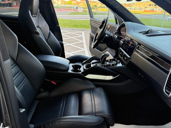 2019 Porsche Cayenne Turbo III, серый, 5700000 рублей - вид 20