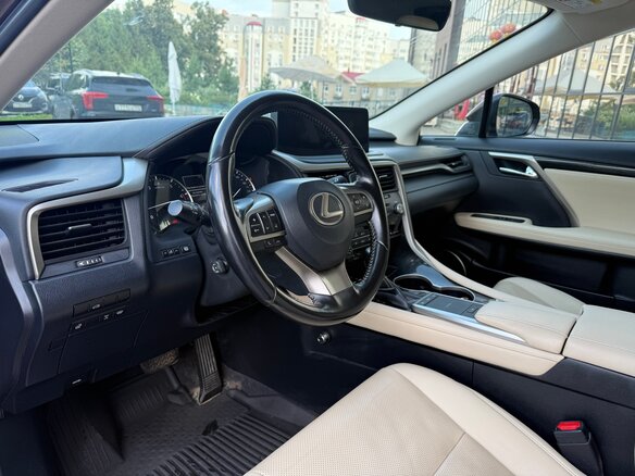 2021 Lexus RX 300 IV Рестайлинг, коричневый, 4350000 рублей - вид 9