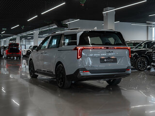 2026 Kia Carnival IV Рестайлинг, серый, 7300000 рублей, вид 4