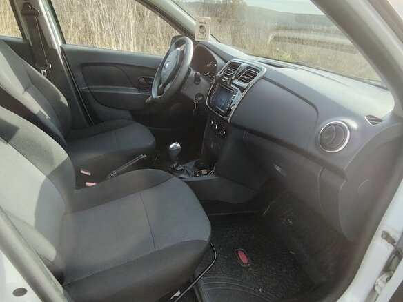 2015 Renault Logan II, белый, 680000 рублей - вид 4