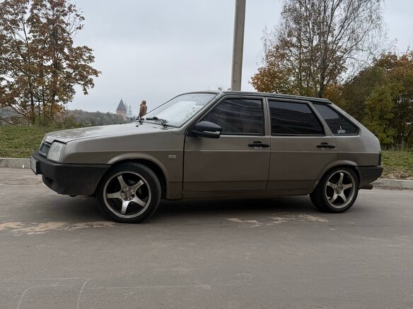 2002 Lada (ВАЗ) 21093i, серебристый, 150000 рублей - вид 3