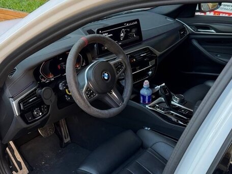 2022 BMW 5 серии 520i VII (G30/G31/G38) Рестайлинг, белый, 4450000 рублей, вид 5