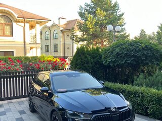 2021 Skoda Octavia RS IV, чёрный, 4650000 рублей, вид 2