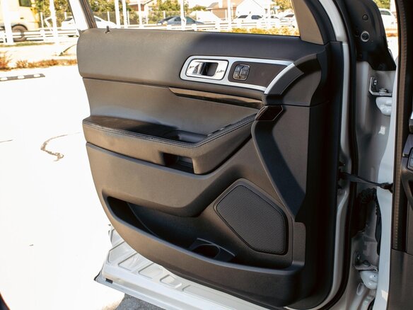 2014 Ford Explorer V, белый, 1495000 рублей - вид 11