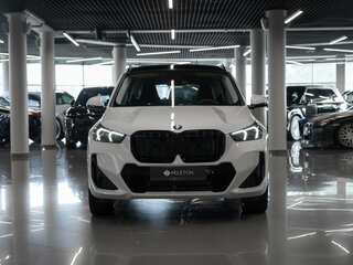 2026 BMW X1 Long 25Li xDrive III (U11/U12), белый, 6000000 рублей, вид 3
