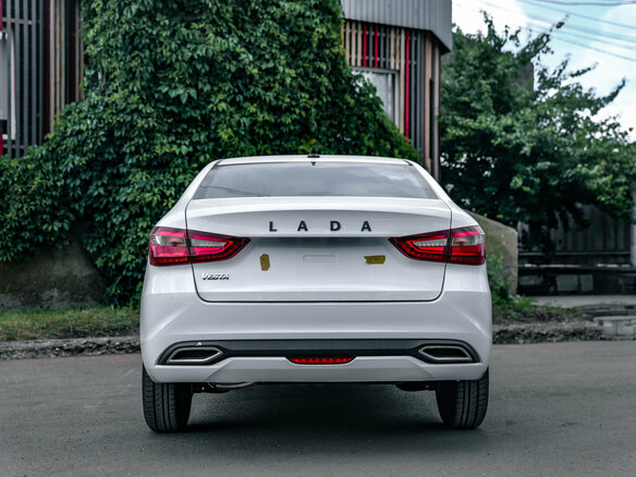 2026 Lada (ВАЗ) Vesta I Рестайлинг (NG), белый, 1650000 рублей - вид 3