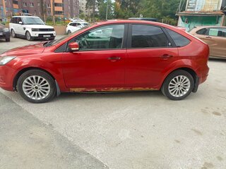2008 Ford Focus II Рестайлинг, красный, 540000 рублей, вид 5