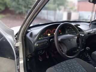 2004 Chevrolet Niva I, серебристый, 225000 рублей, вид 5