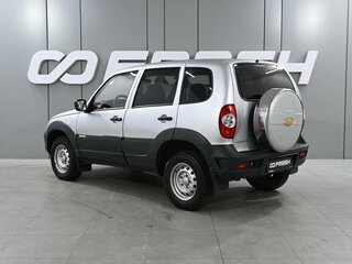 2013 Chevrolet Niva I Рестайлинг, серебристый, 610000 рублей, вид 2