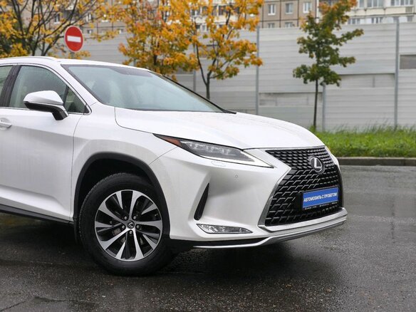 2021 Lexus RX 300 IV Рестайлинг, белый, 4600000 рублей - вид 2