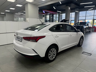 2021 Hyundai Solaris II Рестайлинг, белый, 1650000 рублей, вид 4