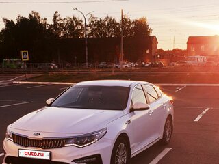 2019 Kia Optima IV Рестайлинг, белый, 2100000 рублей, вид 1