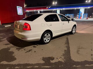 2012 Skoda Octavia II (A5) Рестайлинг, белый, 680000 рублей, вид 4