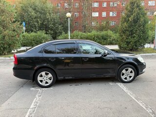 2011 Skoda Octavia DSG7 II (A5) Рестайлинг, чёрный, 620000 рублей, вид 3