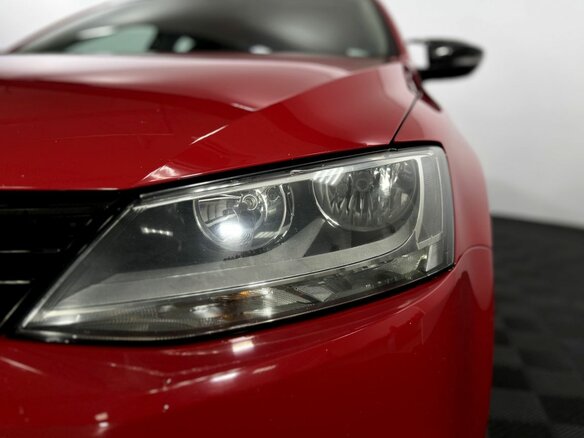 2012 Volkswagen Jetta VI, красный, 1000000 рублей - вид 17