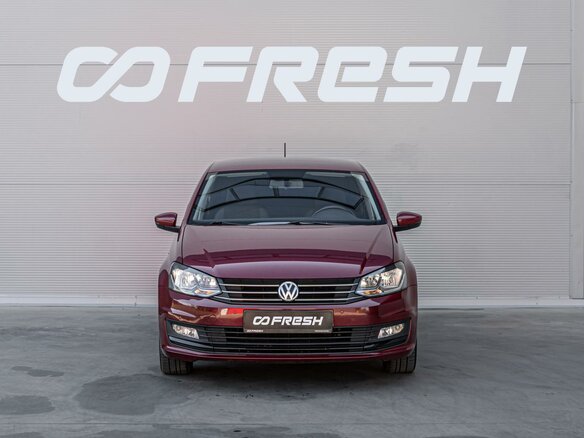 2019 Volkswagen Polo V Рестайлинг, красный, 1450000 рублей - вид 2