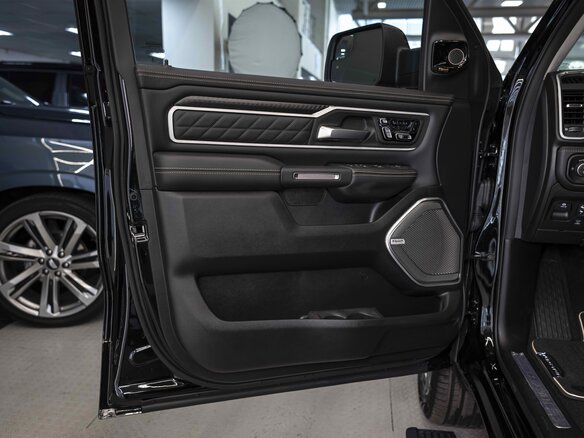 2026 Ram 1500 Crew Cab V Рестайлинг, чёрный, 10490000 рублей - вид 12