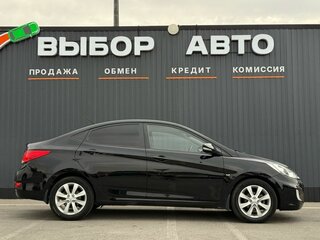 2013 Hyundai Solaris I, чёрный, 810000 рублей, вид 3