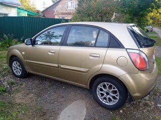 2011 Kia Rio II Рестайлинг, золотистый, 650000 рублей, вид 4