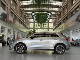 2023 Audi Q3 35 TFSI II (F3), серебристый, 2100000 рублей, вид 5