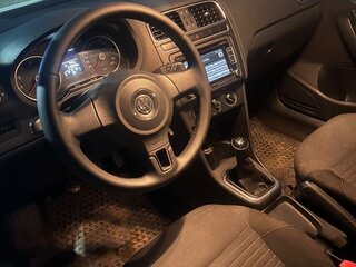 2013 Volkswagen Polo V, белый, 525000 рублей, вид 4