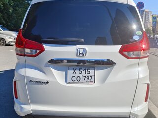 2019 Honda Freed+ II, белый, 1750000 рублей, вид 3