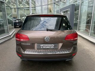 2011 Volkswagen Touareg II, коричневый, 1870000 рублей, вид 4