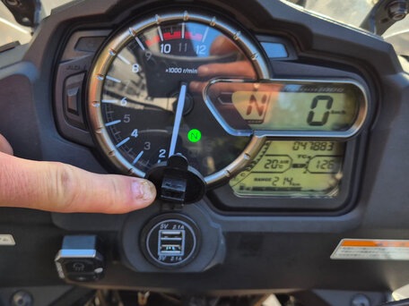 2015 Suzuki V-Strom 1000, чёрный, 750000 рублей, вид 5