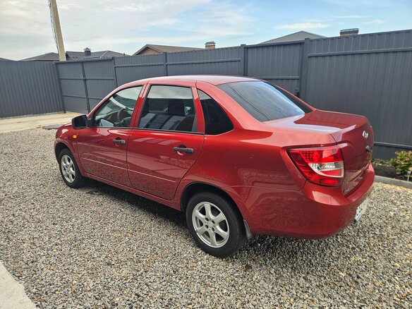 2012 Lada (ВАЗ) Granta I, серебристый, 490000 рублей - вид 2
