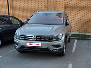 2017 Volkswagen Tiguan II, серебристый, 2600000 рублей, вид 1