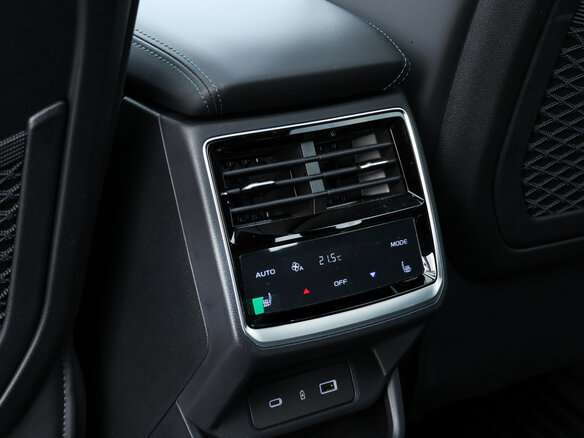 2025 Geely Monjaro I Рестайлинг, белый, 3598000 рублей - вид 24
