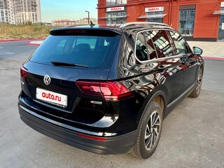 2018 Volkswagen Tiguan II, чёрный, 2890000 рублей, вид 2