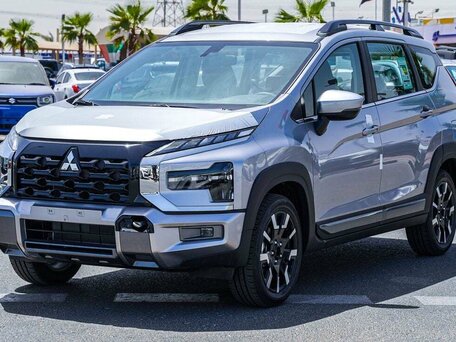 2025 Mitsubishi Xpander Cross I Рестайлинг 2, серебристый, 2850000 рублей, вид 3