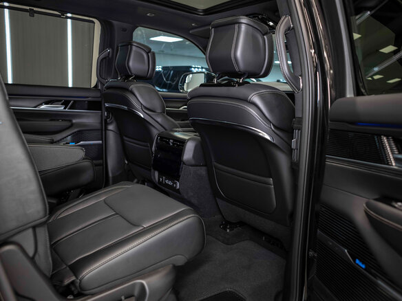 2026 Jeep Grand Wagoneer WS Рестайлинг, чёрный, 17026748 рублей - вид 17