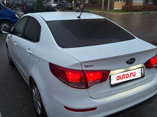 2015 Kia Rio III Рестайлинг, белый, 970000 рублей, вид 5