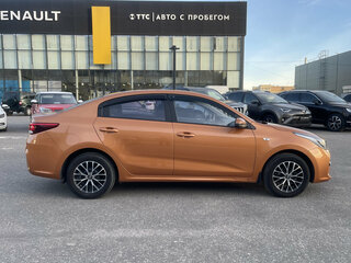 2020 Kia Rio IV, оранжевый, 1338976 рублей, вид 4