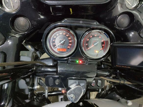 2012 Harley-Davidson CVO Road Glide, белый, 1430000 рублей - вид 5