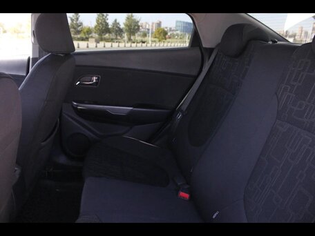 2013 Kia Rio 4-speed III, белый, 1150000 рублей, вид 5