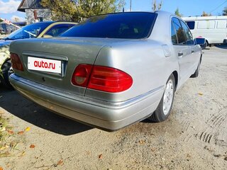1998 Mercedes-Benz E-Класс 320 II (W210, S210), серебристый, 465000 рублей, вид 3