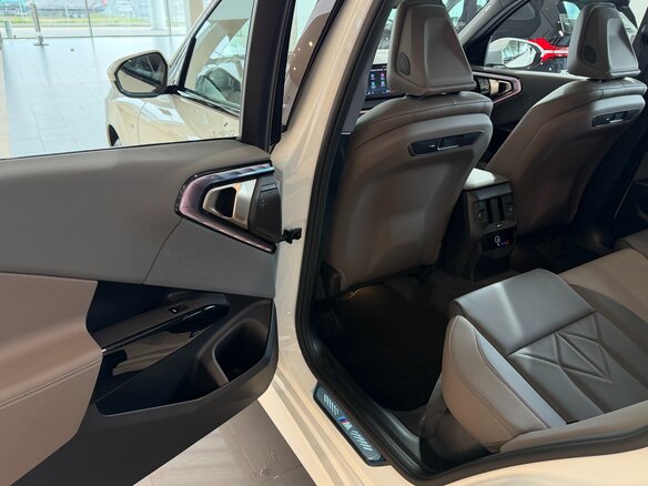 2026 BMW X3 Long 30L xDrive IV (G45/G48), белый, 7490000 рублей - вид 33