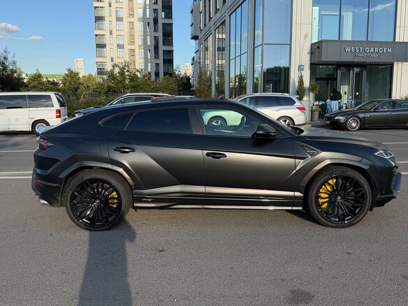 2025 Lamborghini Urus SE I Рестайлинг, чёрный