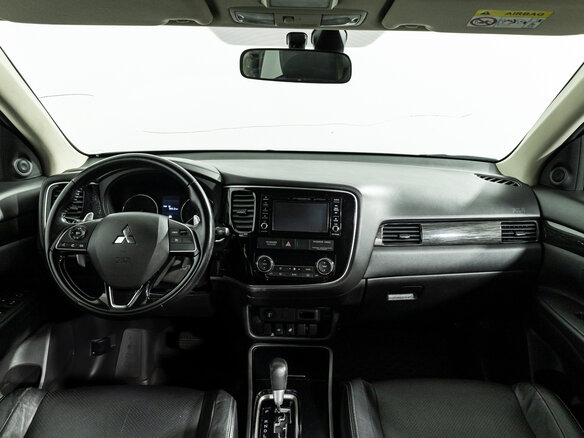 2017 Mitsubishi Outlander III Рестайлинг 2, серебристый, 1639700 рублей - вид 12
