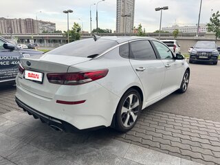 2020 Kia Optima IV Рестайлинг, белый, 1750000 рублей, вид 4