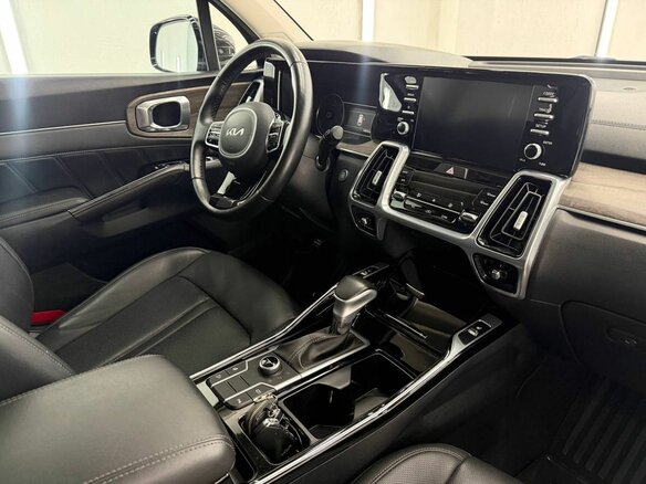 2023 Kia Sorento IV, коричневый - вид 11