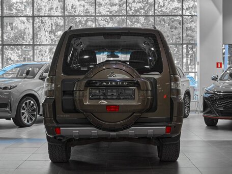 2012 Mitsubishi Pajero IV Рестайлинг 1, коричневый, 1799000 рублей, вид 5