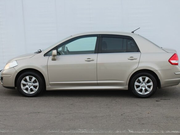 2010 Nissan Tiida I Рестайлинг, бежевый, 760000 рублей - вид 7
