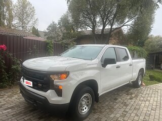 2022 Chevrolet Silverado Crew Cab IV (T1XX) Рестайлинг, белый, 5800000 рублей, вид 1