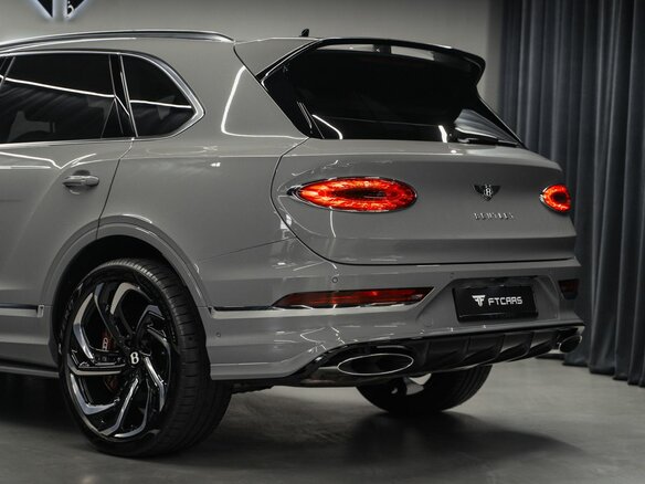 2022 Bentley Bentayga Speed I Рестайлинг, серый, 48760000 рублей - вид 8